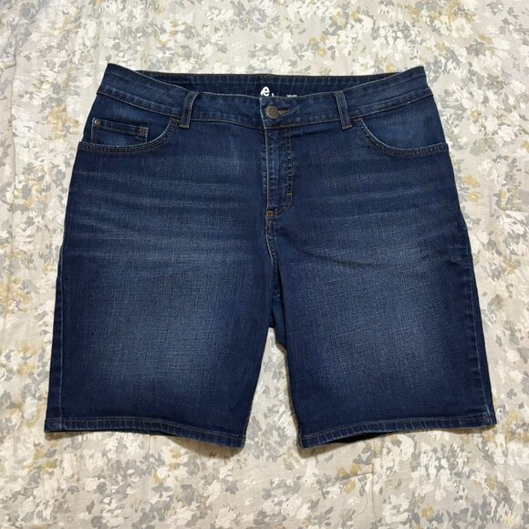 Lee Womens Mid Rise Bermuda Denim Shorts Size 18W - Picture 1 of 3